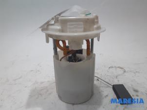 Used Electric fuel pump Peugeot 207 CC (WB) 1.6 16V Price € 20,00 Margin scheme offered by Maresia Parts