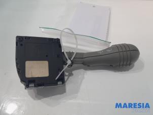 Used Wiper switch Renault Twingo (C06) 1.2 Price € 10,00 Margin scheme offered by Maresia Parts