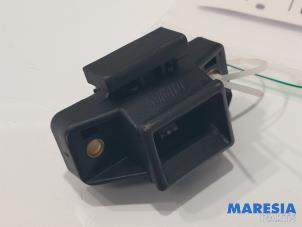 Used Tailgate lock mechanism Renault Twingo (C06) 1.2 Price € 15,00 Margin scheme offered by Maresia Parts