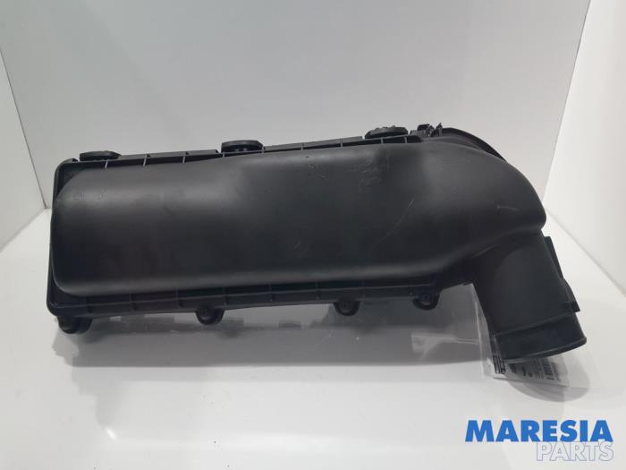 Begagnade Luftfilterhus Peugeot 308 (4A/C) 1.6 16V THP 150 Pris € 35,00 Marginaltabell erbjuds av Maresia Parts