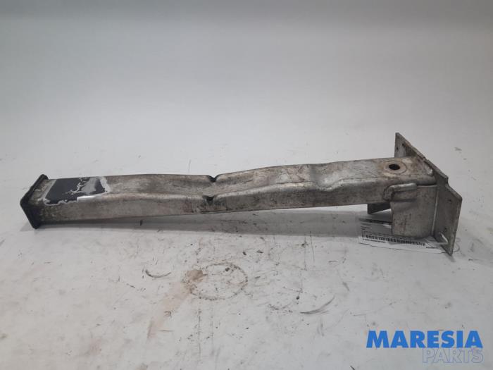 Usados Subchasis Peugeot 308 (4A/C) 1.6 16V THP 150 Precio € 25,00 Norma de margen ofrecido por Maresia Parts