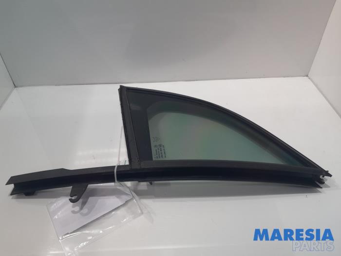 Usados Ventanilla triangular izquierda delante Citroen DS3 Cabrio (SB) 1.2 12V PureTech 82 Precio € 40,00 Norma de margen ofrecido por Maresia Parts