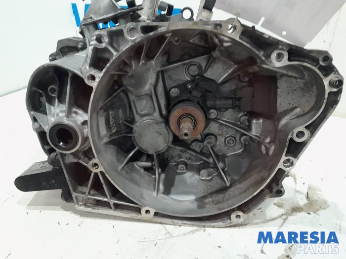 Gearbox from a Peugeot 508 (8D) 2.0 Hybrid4 16V 2012