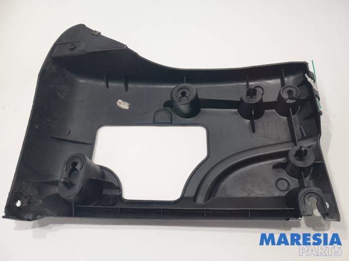 Rear bumper bracket, left from a Renault Master IV (MA/MB/MC/MD/MH/MF/MG/MH) 2.3 dCi 150 16V 2022