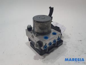 Used ABS pump Renault Master IV (MA/MB/MC/MD/MH/MF/MG/MH) 2.3 dCi 150 16V Price € 393,25 Inclusive VAT offered by Maresia Parts