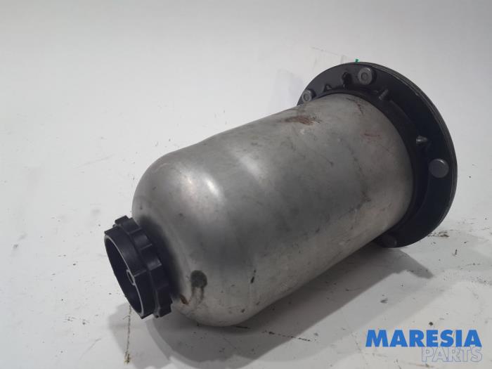 Fuel filter housing from a Renault Master IV (MA/MB/MC/MD/MH/MF/MG/MH) 2.3 dCi 150 16V 2022