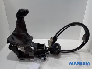 Używane Dzwignia zmiany biegów Citroen C3 (SX/SW) 1.2 Vti 12V PureTech Cena € 50,00 Procedura marży oferowane przez Maresia Parts