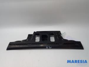 Used Rear bumper bracket central Citroen C3 (SX/SW) 1.2 Vti 12V PureTech Price € 40,00 Margin scheme offered by Maresia Parts