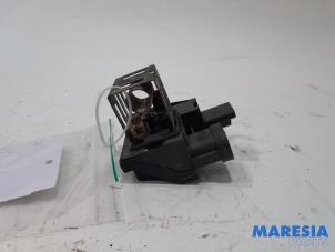Used Cooling fan resistor Citroen C3 (SX/SW) 1.2 Vti 12V PureTech Price € 20,00 Margin scheme offered by Maresia Parts