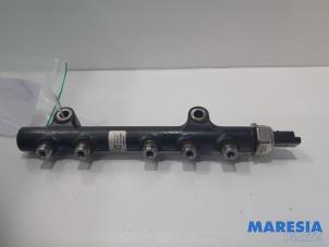 Used Fuel injector nozzle Peugeot 2008 (CU) 1.6 HDiF 16V Price € 30,00 Margin scheme offered by Maresia Parts