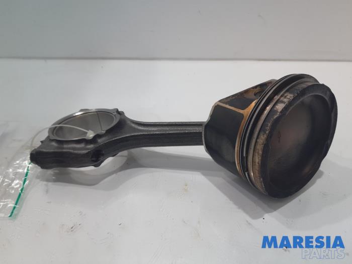 Usados Pistón Fiat 500 (312) 1.4 16V Precio € 45,00 Norma de margen ofrecido por Maresia Parts