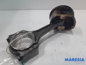 Piston from a Fiat 500 (312) 1.4 16V 2008