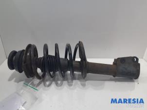 Used Front shock absorber rod, right Renault Twingo (C06) 1.2 Price € 24,00 Margin scheme offered by Maresia Parts