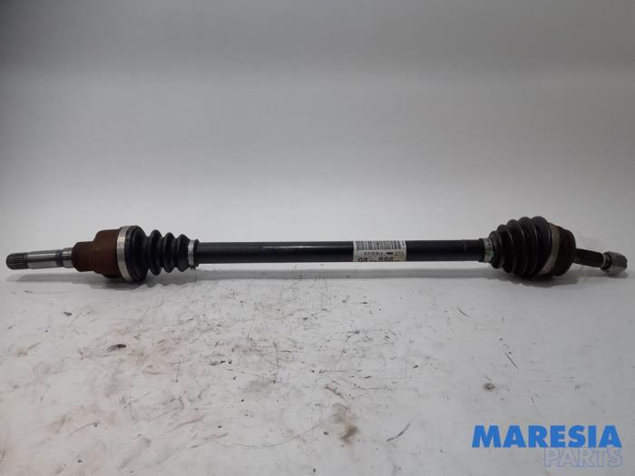 Front drive shaft, right from a Peugeot 208 I (CA/CC/CK/CL) 1.2 Vti 12V PureTech 82 2015