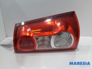 Używane Tylne swiatlo pozycyjne prawe Dacia Logan MCV (KS) 1.4 Cena € 40,00 Procedura marży oferowane przez Maresia Parts