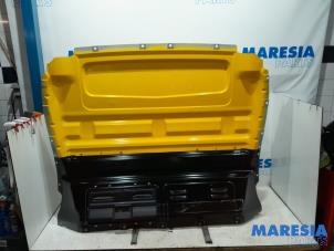 Używane Przegroda kabiny Renault Trafic (1FL/2FL/3FL/4FL) 1.6 dCi 95 Cena € 190,58 Z VAT oferowane przez Maresia Parts