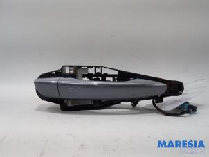 Used Front door handle 4-door, right Peugeot 508 (8D) 2.0 Hybrid4 16V Price € 40,00 Margin scheme offered by Maresia Parts