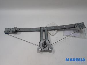 Used Window mechanism 4-door, front right Dacia Logan MCV (KS) 1.4 Price € 35,00 Margin scheme offered by Maresia Parts