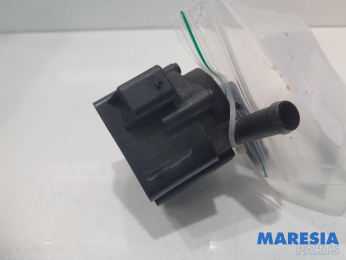 Begagnade Extra vattenpump Peugeot 3008 I (0U/HU) 1.6 16V THP 155 Pris € 60,00 Marginaltabell erbjuds av Maresia Parts