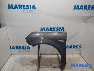 Used Front wing, left Renault Grand Scénic II (JM) 2.0 16V Price € 49,00 Margin scheme offered by Maresia Parts