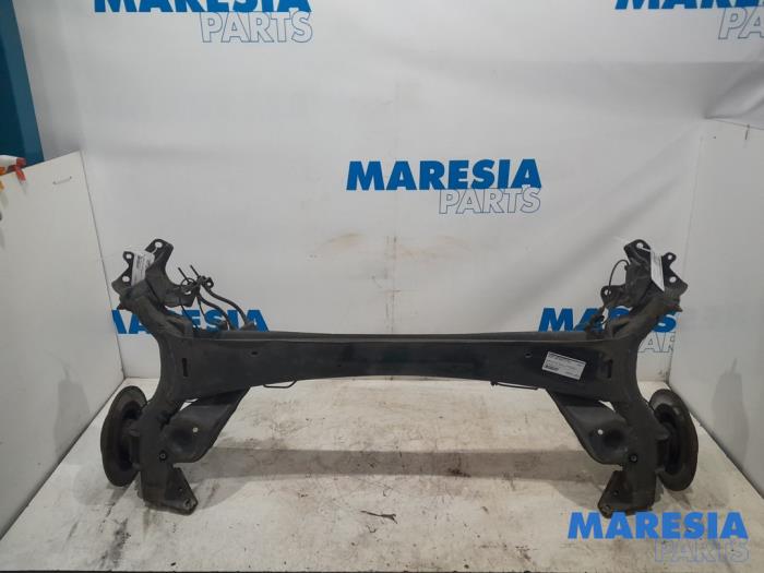 Usagé Train arrière complet Renault Grand Scénic II (JM) 2.0 16V Prix € 105,00 Règlement à la marge proposé par Maresia Parts