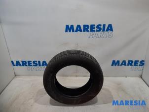 Used Tyre Renault Grand Scénic II (JM) 2.0 16V Price € 25,00 Margin scheme offered by Maresia Parts