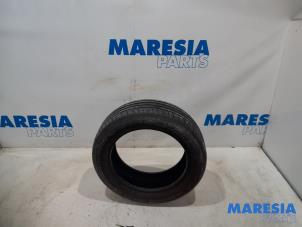 Used Tyre Renault Clio IV (5R) 0.9 Energy TCE 90 12V Price € 25,00 Margin scheme offered by Maresia Parts