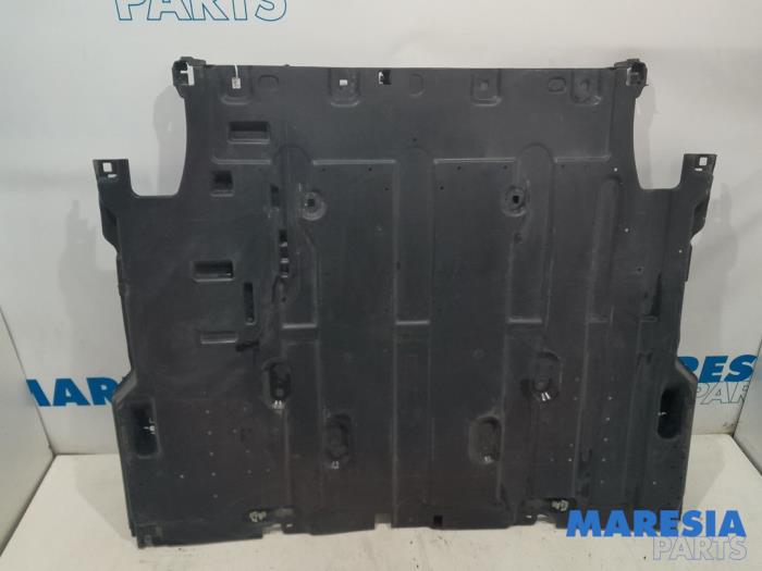 Gebrauchte Schutzblech Boden Peugeot 2008 (UD/UK/UR/US/UX) e-2008 50 kWh Preis € 96,80 Mit Mehrwertsteuer angeboten von Maresia Parts
