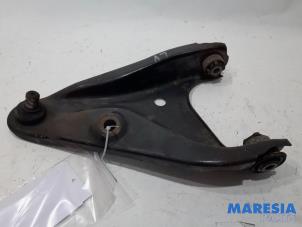 Used Front lower wishbone, left Dacia Logan MCV (KS) 1.4 Price € 35,00 Margin scheme offered by Maresia Parts