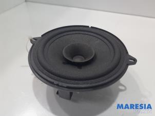 Used Speaker Renault Clio IV (5R) 0.9 Energy TCE 90 12V Price € 10,00 Margin scheme offered by Maresia Parts