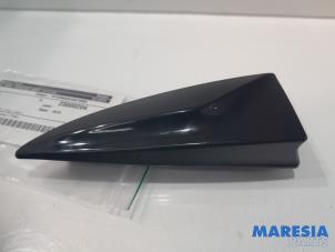 Used Spoiler Renault Clio IV (5R) 0.9 Energy TCE 90 12V Price € 20,00 Margin scheme offered by Maresia Parts