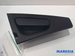 Used Rear door handle 4-door, left Renault Clio IV (5R) 0.9 Energy TCE 90 12V Price € 25,00 Margin scheme offered by Maresia Parts