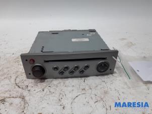 Usados Reproductor de CD y radio Renault Grand Scénic II (JM) 2.0 16V Precio € 262,50 Norma de margen ofrecido por Maresia Parts