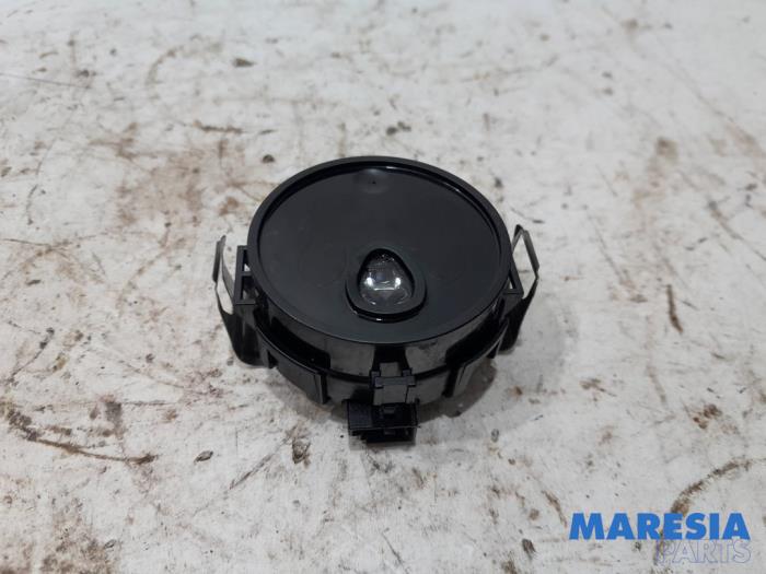 Begagnade Regnsensor Renault Grand Scénic II (JM) 2.0 16V Pris € 25,00 Marginaltabell erbjuds av Maresia Parts