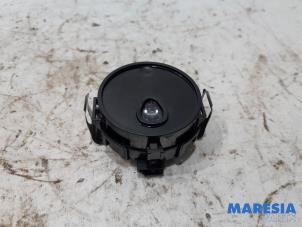 Used Rain sensor Renault Grand Scénic II (JM) 2.0 16V Price € 25,00 Margin scheme offered by Maresia Parts