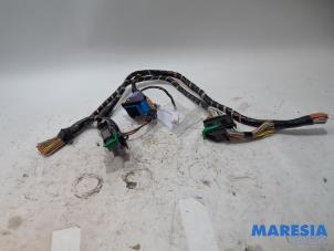 Usados Mazo de cables Renault Grand Scénic II (JM) 2.0 16V Precio € 100,00 Norma de margen ofrecido por Maresia Parts