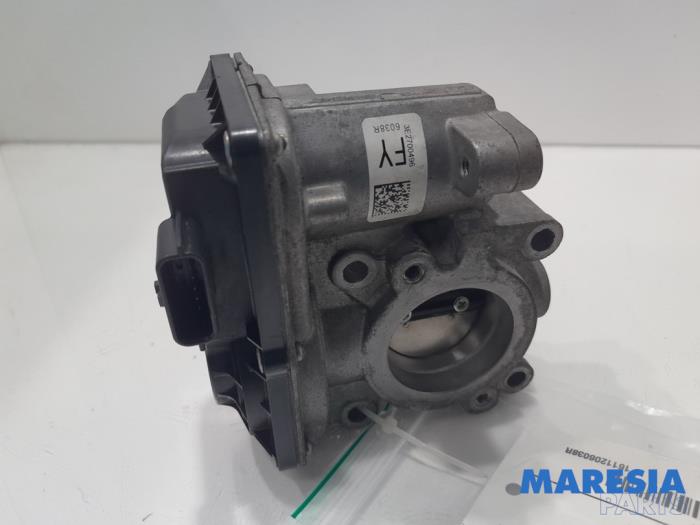 Używane Przepustnica Renault Clio IV (5R) 0.9 Energy TCE 90 12V Cena € 19,99 Procedura marży oferowane przez Maresia Parts