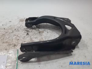 Used Front upper wishbone, right Citroen C5 III Berline (RD) 1.6 16V THP 155 Price € 25,00 Margin scheme offered by Maresia Parts