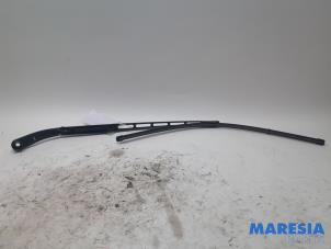 Used Front wiper arm Citroen C5 III Berline (RD) 1.6 16V THP 155 Price € 25,00 Margin scheme offered by Maresia Parts