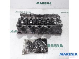 Used Cylinder head Peugeot 3008 I (0U/HU) 1.6 HDiF 16V Price € 210,00 Margin scheme offered by Maresia Parts