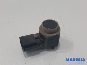 Used PDC Sensor Renault Trafic (1FL/2FL/3FL/4FL) 1.6 dCi 95 Price € 24,20 Inclusive VAT offered by Maresia Parts