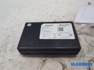 Used Multi-media control unit Renault Captur (2R) 1.2 TCE 16V EDC Price € 183,75 Margin scheme offered by Maresia Parts
