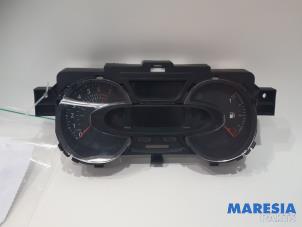 Used Instrument panel Renault Captur (2R) 1.2 TCE 16V EDC Price € 183,75 Margin scheme offered by Maresia Parts