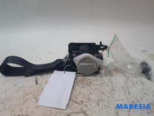 Used Rear seatbelt, left Renault Captur (2R) 1.2 TCE 16V EDC Price € 50,00 Margin scheme offered by Maresia Parts