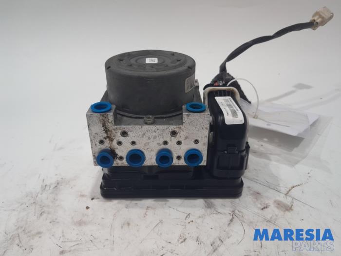 Używane Pompa ABS Citroen C4 Cactus (0B/0P) 1.2 PureTech 82 12V Cena € 157,50 Procedura marży oferowane przez Maresia Parts