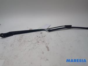 Used Front wiper arm Citroen C4 Cactus (0B/0P) 1.2 PureTech 82 12V Price € 25,00 Margin scheme offered by Maresia Parts