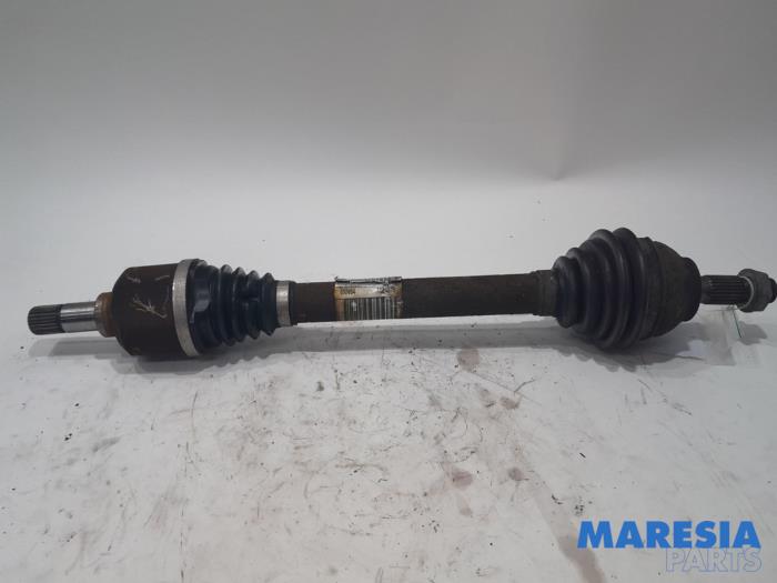 Front drive shaft, left from a Citroën DS4 (NX) 1.6 16V VTi 120 2013
