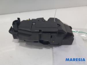 Używane Mechanizm zamka tylnej klapy Citroen C4 Picasso (3D/3E) 1.6 16V THP 155 Cena € 23,99 Procedura marży oferowane przez Maresia Parts
