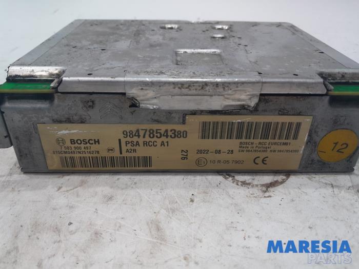 Używane Radio Opel Corsa F (UB/UH/UP) Electric, Corsa-e 50kWh Cena € 272,25 Z VAT oferowane przez Maresia Parts
