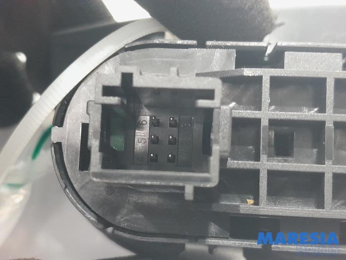 Multi-functional window switch from a Citroën C4 Picasso (3D/3E) 1.6 16V THP 155 2013
